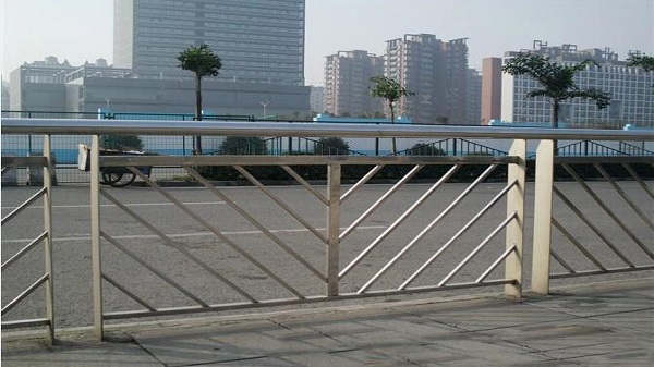 不銹鋼道路護欄 不銹鋼道路護欄