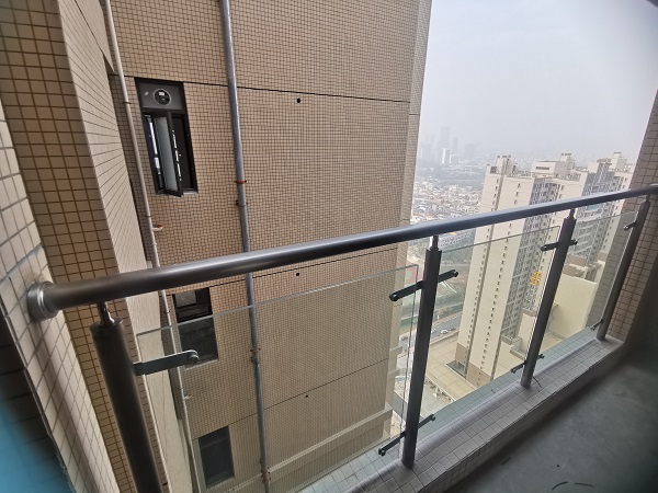 不銹鋼陽(yáng)臺(tái)護(hù)欄